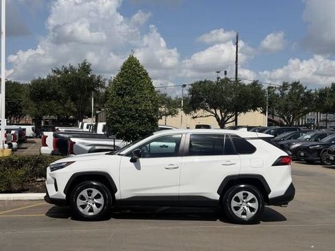 Used 2024 Toyota RAV4 LE FWD image 4