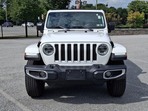 Used 2018 Jeep Wrangler Unlimited Sahara AWD/4WD image 2
