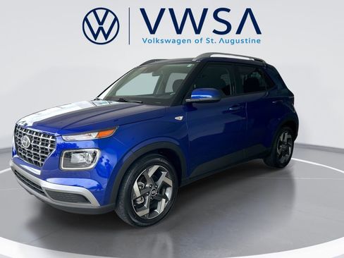 Used 2022 Hyundai Venue SEL w/ Cargo Package FWD image 3