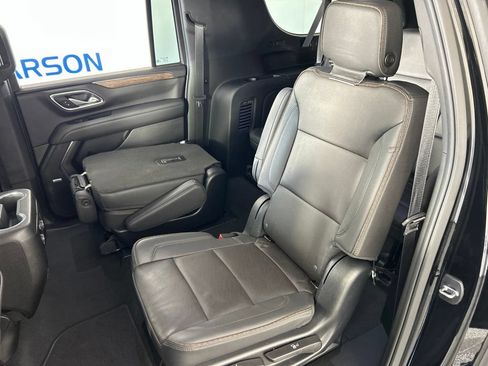 Used 2023 Chevrolet Suburban High Country w/ Premium Package 2 AWD/4WD image 29