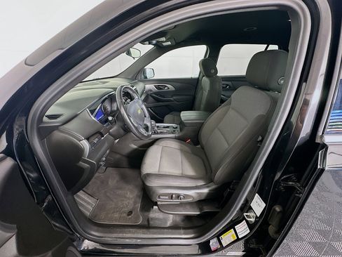 Used 2022 Chevrolet Traverse LT image 13