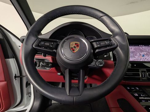 Certified 2023 Porsche Macan S image 35