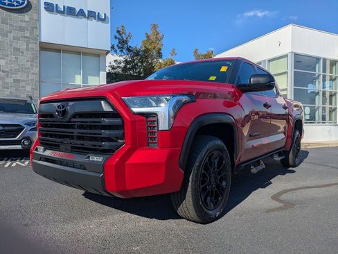 Used 2023 Toyota Tundra SR5 w/ SR5 Convenience Package image 9