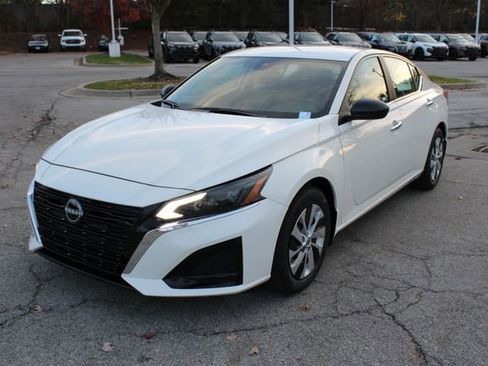 New 2025 Nissan Altima 2.5 S image 3