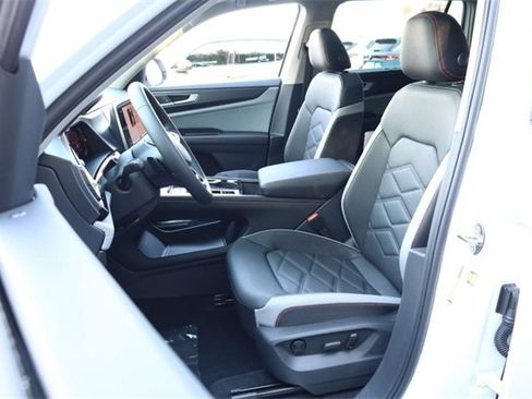 New 2026 Volkswagen Atlas Peak Edition image 10