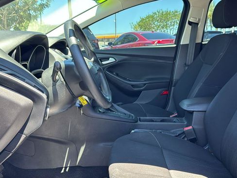 Used 2015 Ford Focus SE FWD image 20