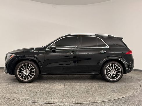 Used 2024 Mercedes-Benz GLE 350 4MATIC image 2