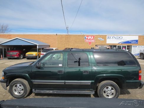 Used 2003 Chevrolet Suburban LS w/ LS Preferred Equipment Group image 1