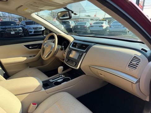 Used 2017 Nissan Altima 2.5 SV w/ Convenience Package image 24