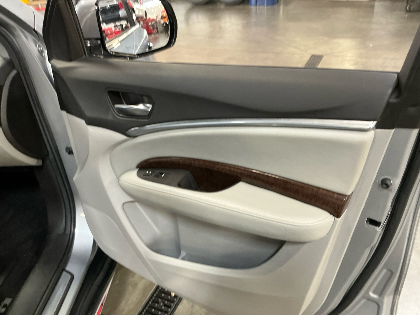 Used 2020 Acura MDX SH-AWD image 16