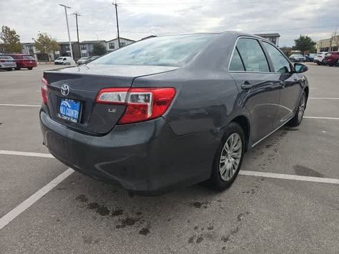 Used 2014 Toyota Camry L image 5