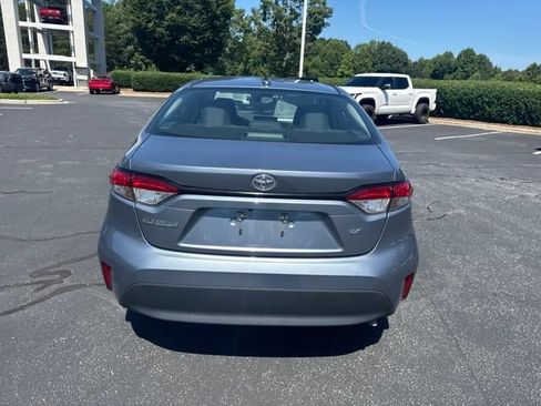 Used 2024 Toyota Corolla LE w/ LE Convenience Package FWD image 5