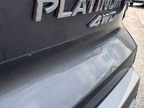 Used 2025 Nissan Pathfinder Platinum image 9