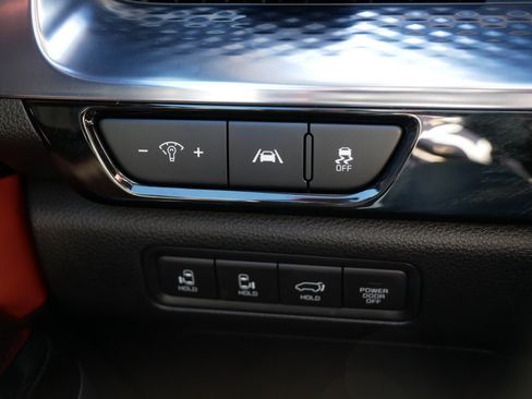 Certified 2024 Kia Carnival SX Prestige image 26