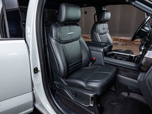 Used 2026 Ford F450 Platinum w/ FX4 Off-Road Package image 31