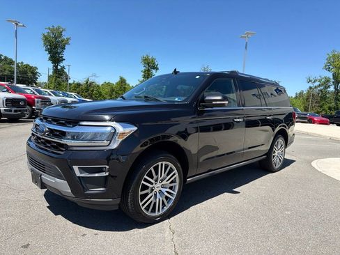 Used 2024 Ford Expedition Max Limited AWD/4WD image 8