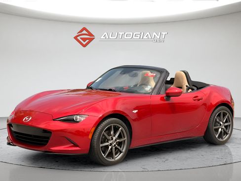 Used 2017 MAZDA MX-5 Miata Grand Touring RWD image 2