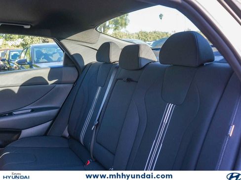 New 2026 Hyundai Elantra SEL Sport FWD image 20