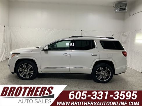 Used 2018 GMC Acadia Denali w/ Technology Package AWD/4WD image 1