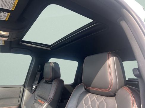 Used 2023 Nissan Frontier PRO-4X w/ Pro-4X Premium Package image 18