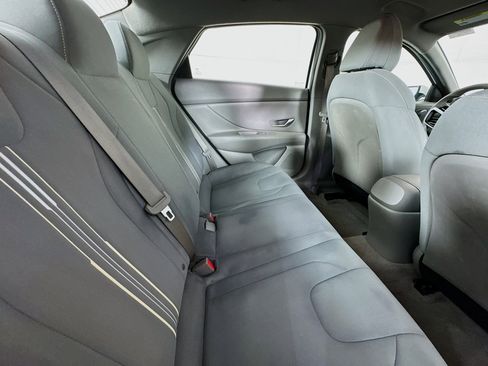 Used 2021 Hyundai Elantra SEL image 26