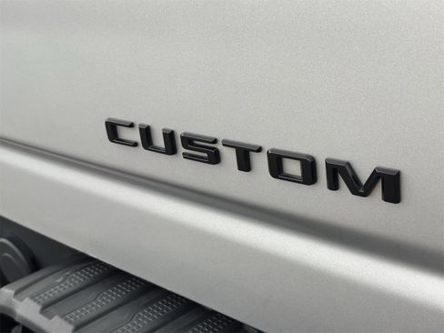 Used 2021 Chevrolet Silverado 2500 Custom w/ Custom Value Package image 14