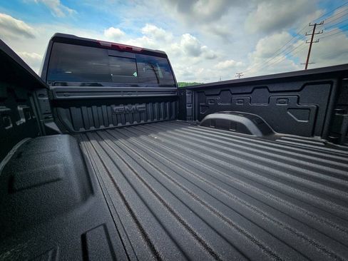 New 2026 GMC Sierra 2500 Denali w/ Denali Reserve Package AWD/4WD image 6