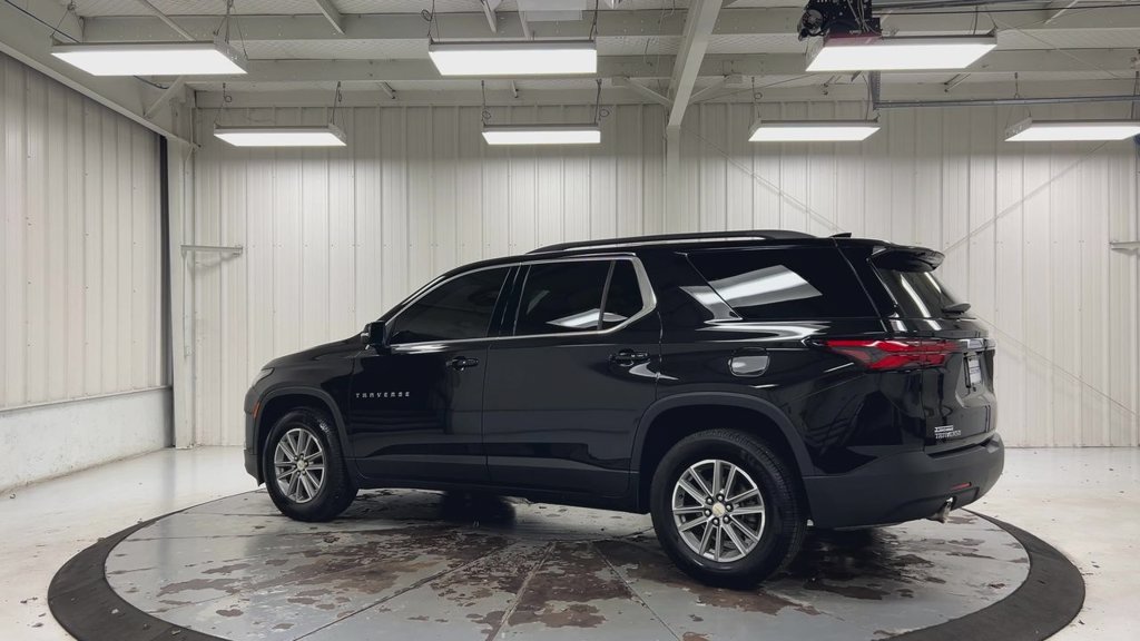 Used 2022 Chevrolet Traverse LT FWD image 6