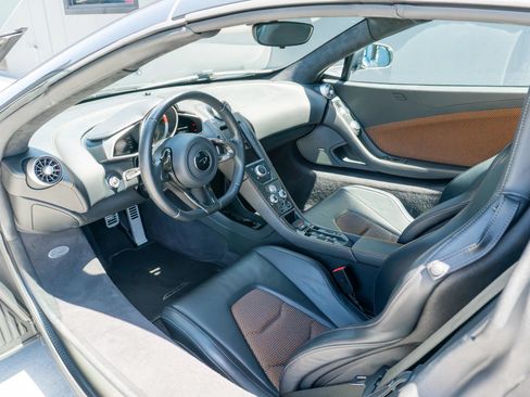 Used 2014 McLaren MP4-12C Spider RWD image 55