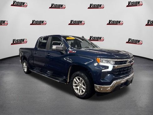 Used 2023 Chevrolet Silverado 1500 LT w/ Z71 Off-Road Package image 3