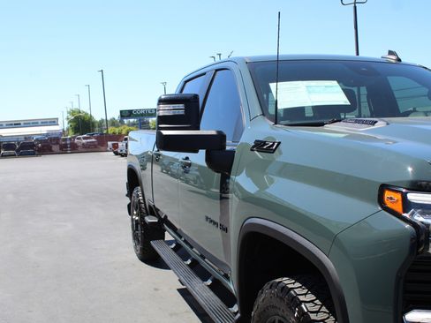 Used 2025 Chevrolet Silverado 3500 LT w/ Trail Boss Package AWD/4WD image 9