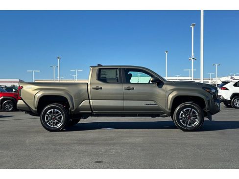 New 2026 Toyota Tacoma TRD Sport AWD/4WD image 3