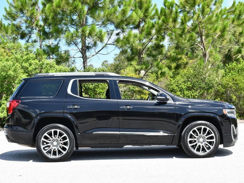 Used 2021 GMC Acadia Denali w/ Denali Technology Package FWD image 34