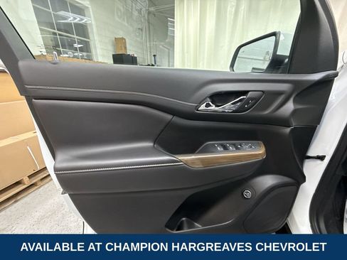 Certified 2023 GMC Acadia SLE w/ Driver Convenience Package image 30