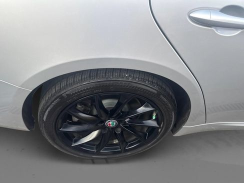 Used 2017 Alfa Romeo Giulia AWD w/ Cold Weather Package image 22
