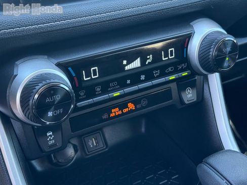 Used 2025 Toyota RAV4 XLE image 22