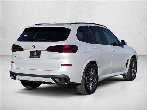 New 2026 BMW X5 xDrive50e image 2