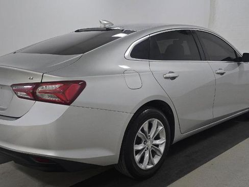 Used 2019 Chevrolet Malibu LT FWD image 3