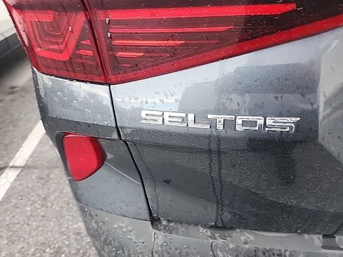 Used 2021 Kia Seltos EX AWD/4WD image 22