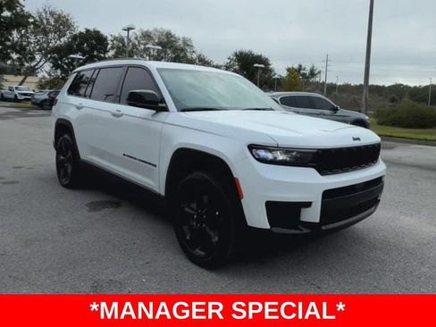 Certified 2025 Jeep Grand Cherokee L Altitude image 2