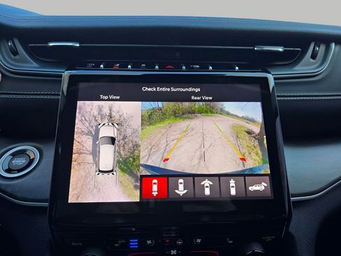 Used 2023 Jeep Grand Cherokee Limited w/ Luxury Tech Group II image 29