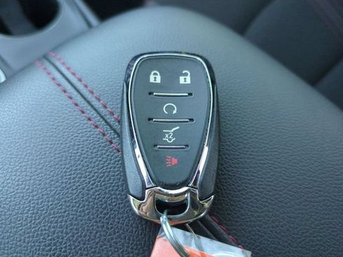 Used 2024 Chevrolet Equinox RS FWD image 36