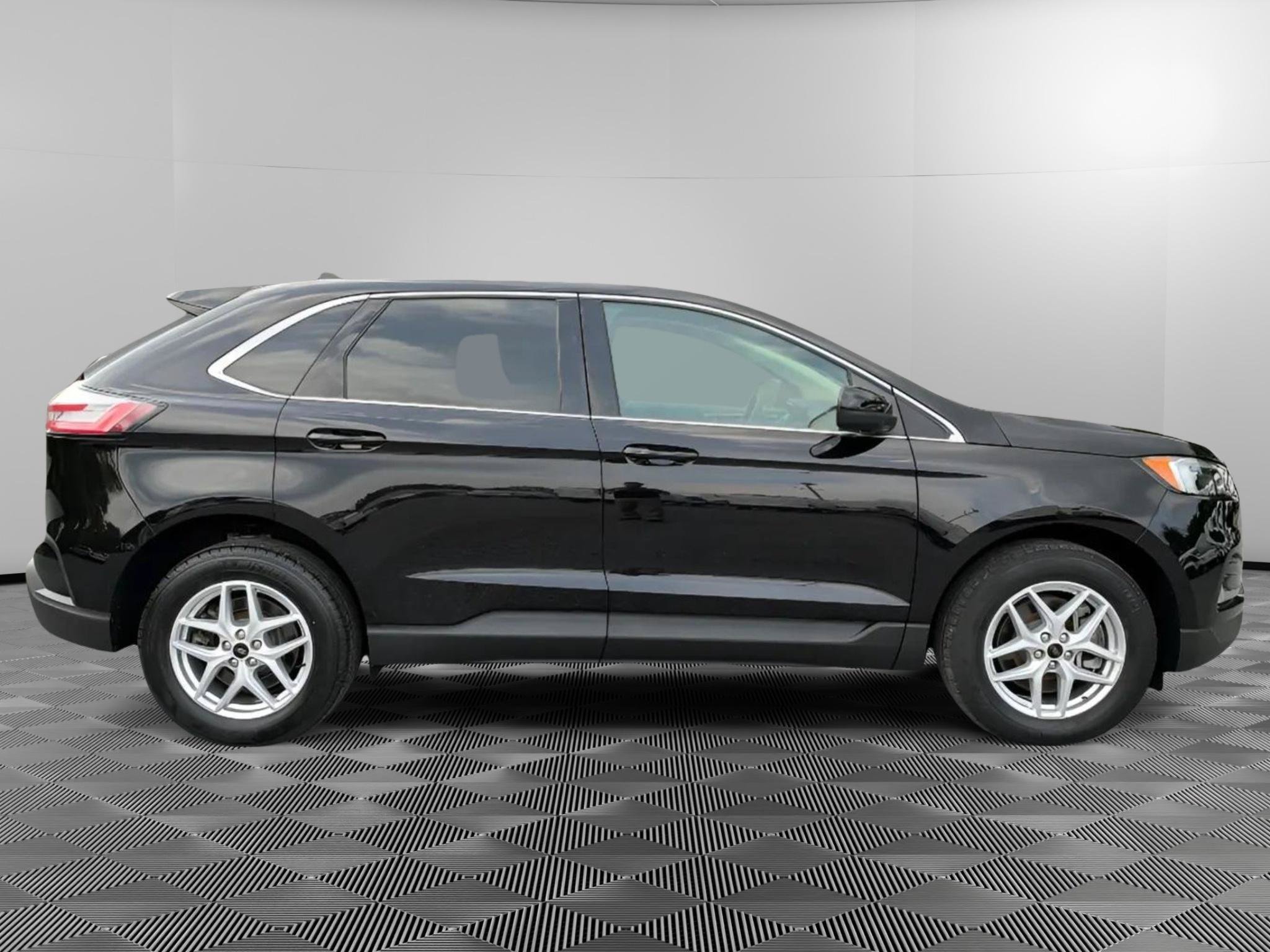 Used 2023 Ford Edge SEL w/ Convenience Package AWD/4WD image 6