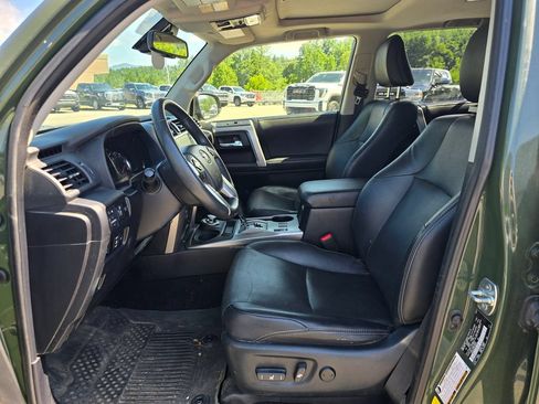 Used 2022 Toyota 4Runner Limited AWD/4WD image 4