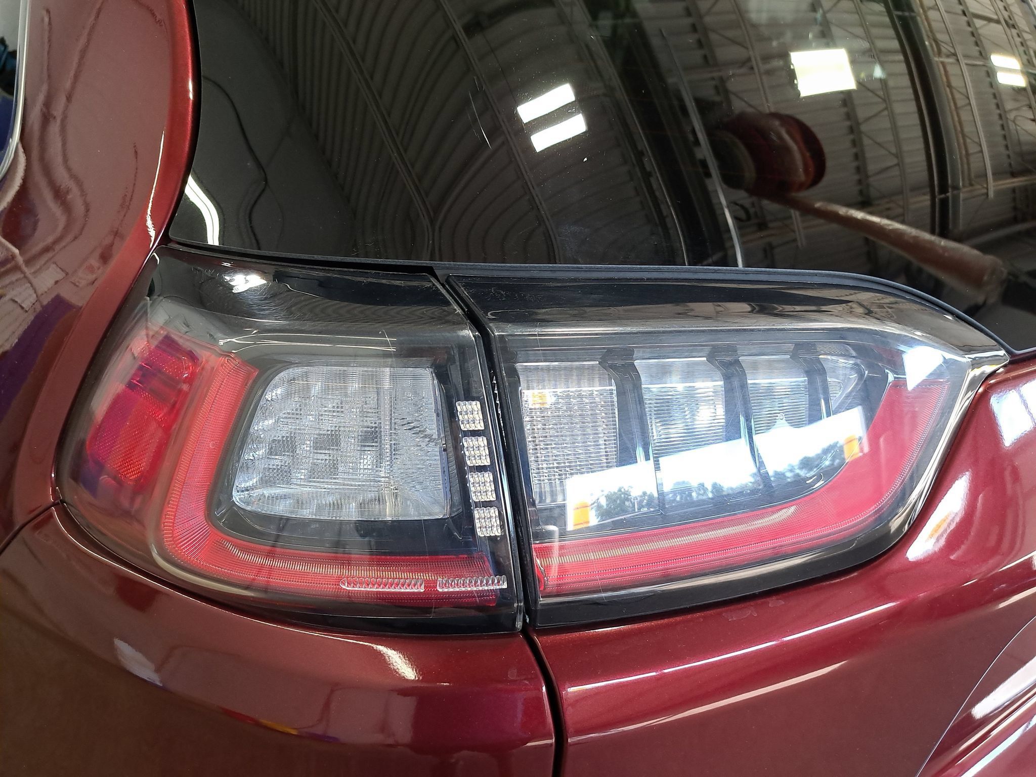 Used 2019 Jeep Cherokee Limited AWD/4WD image 35