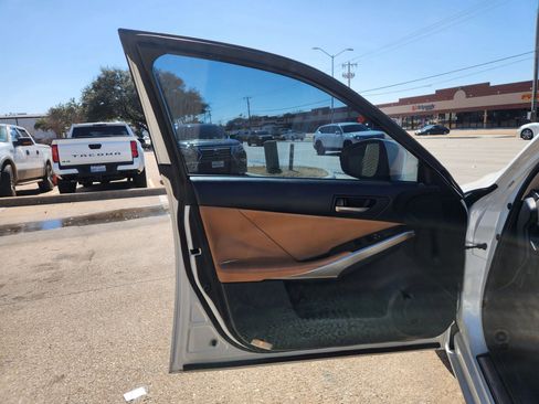 Used 2017 Lexus IS 200t w/ Premium Package image 6