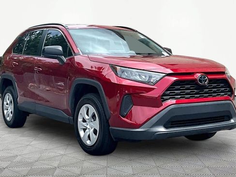 Used 2019 Toyota RAV4 LE FWD image 3