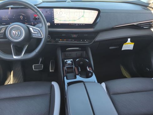 Used 2025 Buick Envision Sport Touring image 20