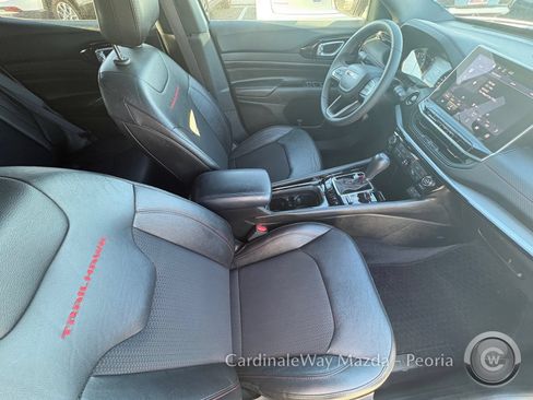 Used 2025 Jeep Compass Trailhawk AWD/4WD image 11