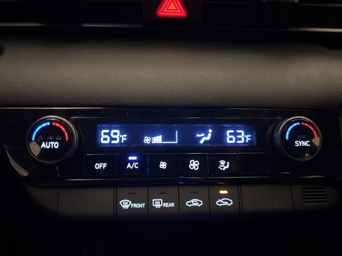 Certified 2026 Hyundai Elantra Sport FWD image 17